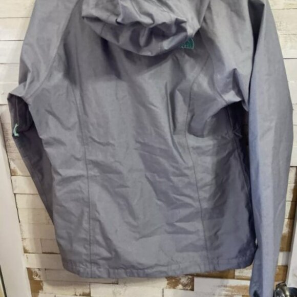 The North Face Women’s Hyvent 2.5l Jacket hooded zip size XS Gray/green zip - Picture 8 of 14